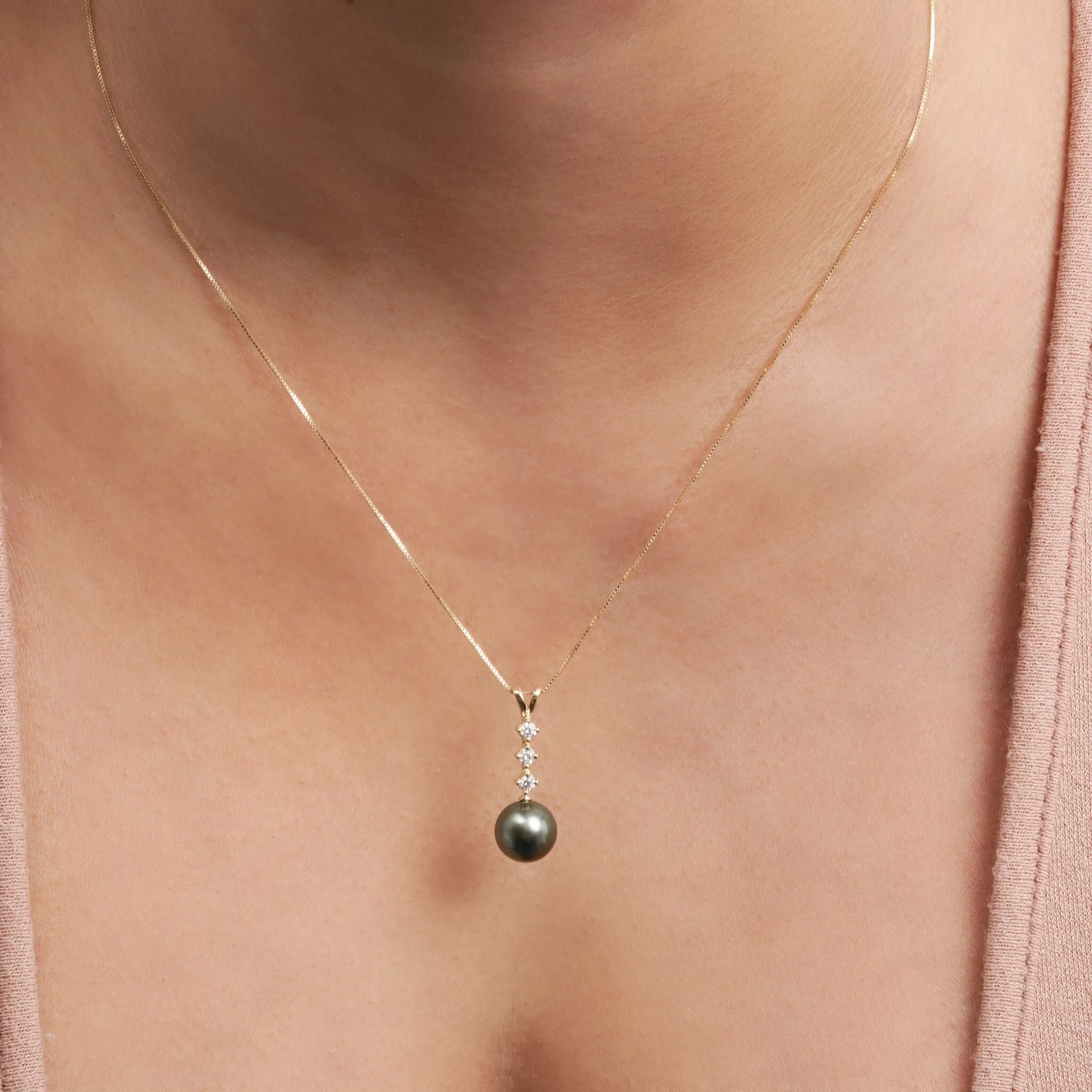 9.0-10.0 mm Tahitian Pearl and Diamond Luminary Pendant