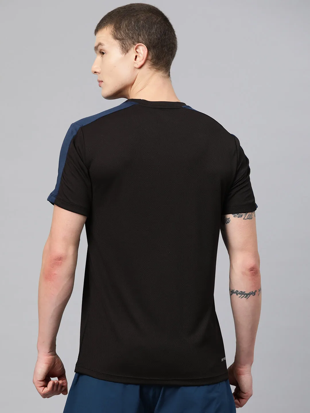 Alcis Men Anti Static Slim Fit T-shirt