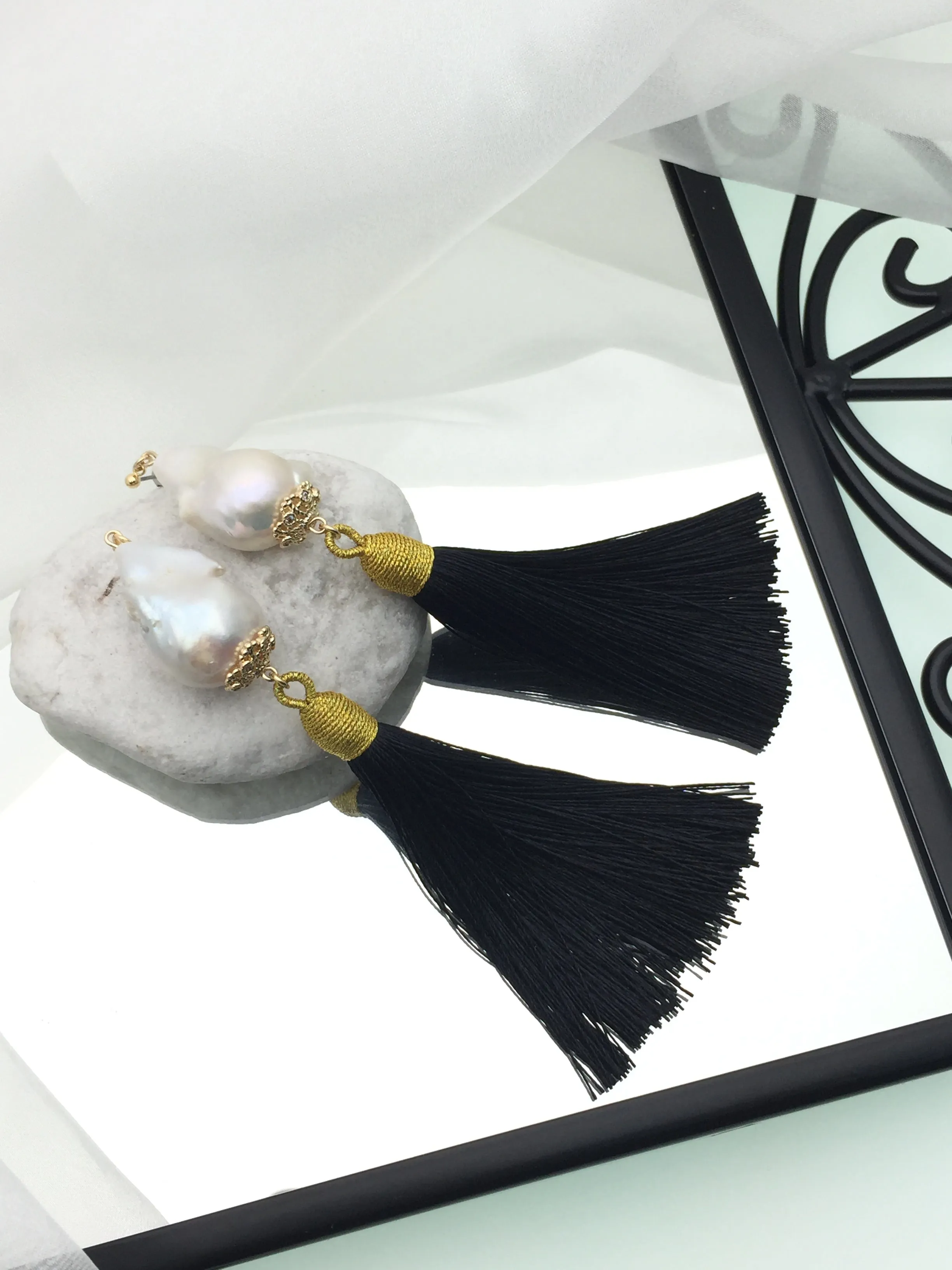 Baroque Pearl With Black Tassel Earrings CE041