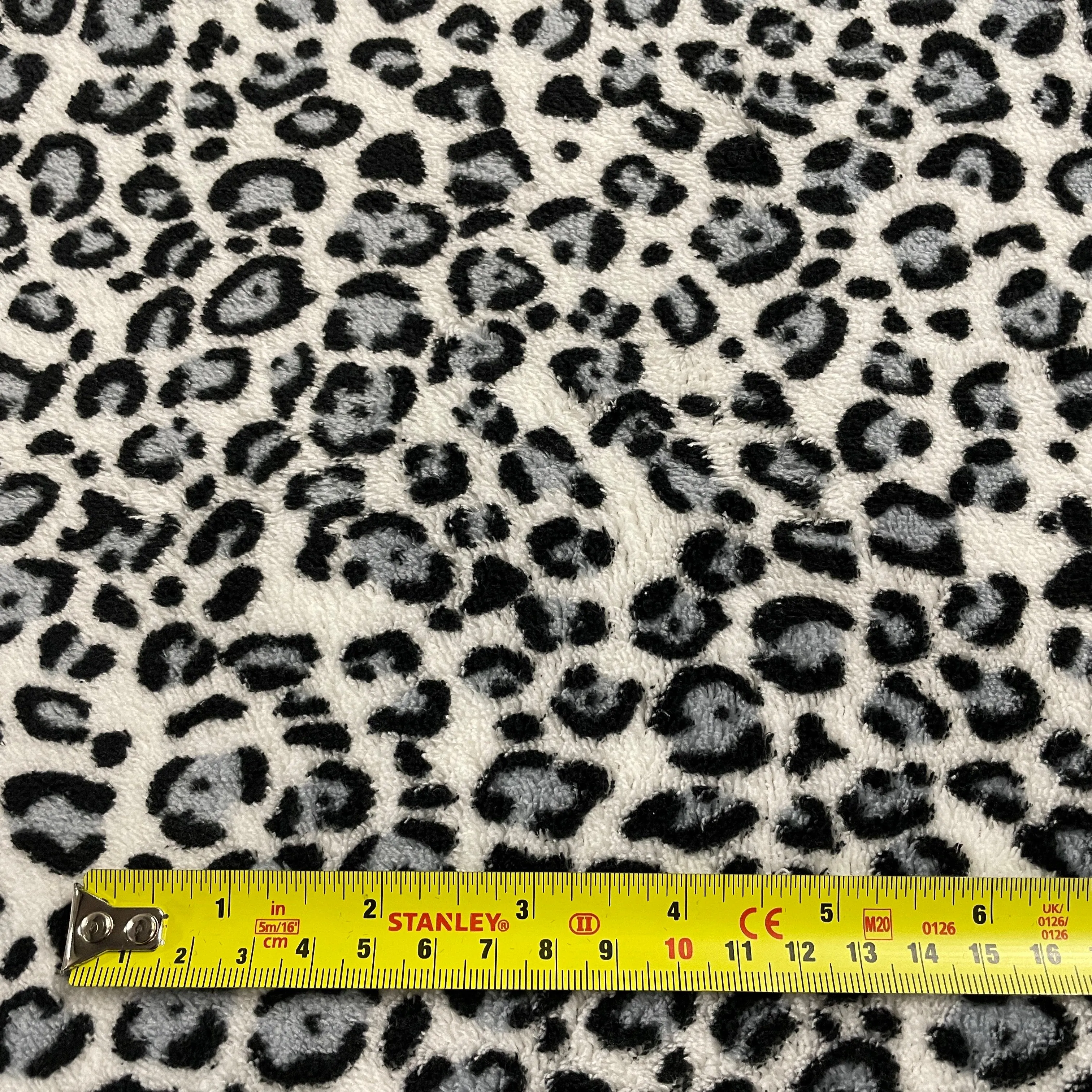 FS925_2 Leopard Cuddle Fleece Fabric Grey