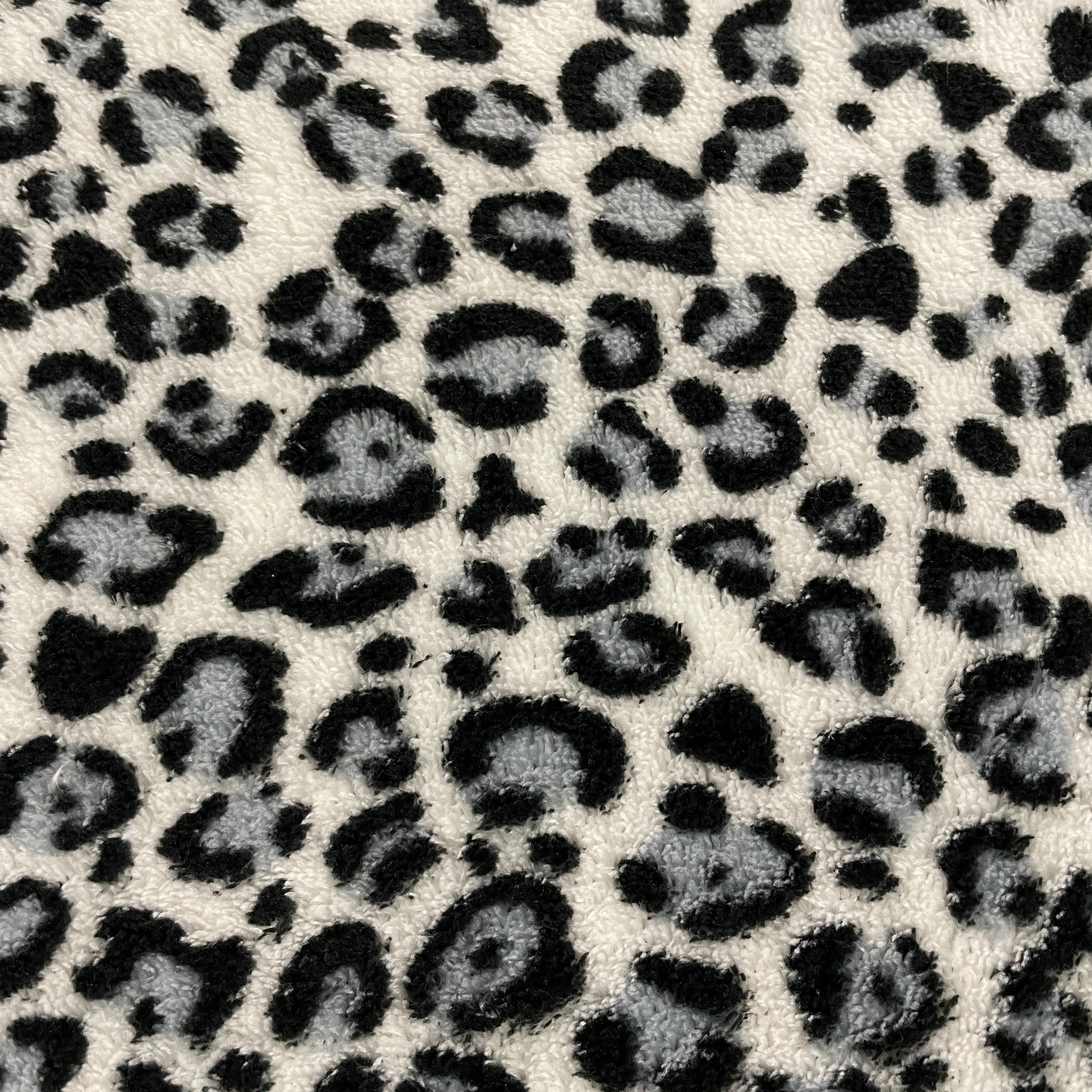 FS925_2 Leopard Cuddle Fleece Fabric Grey