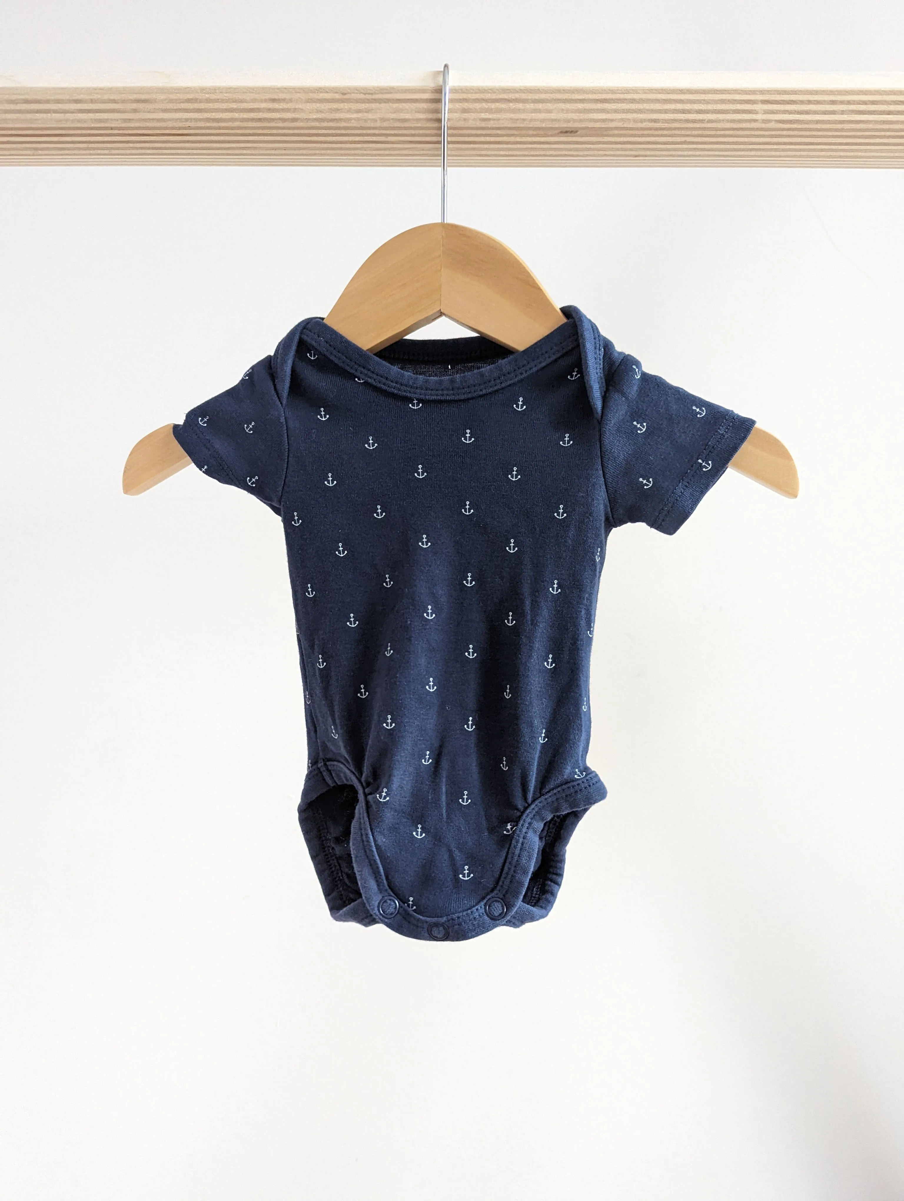 H&M Short Sleeve Organic Onesie (0-1M)