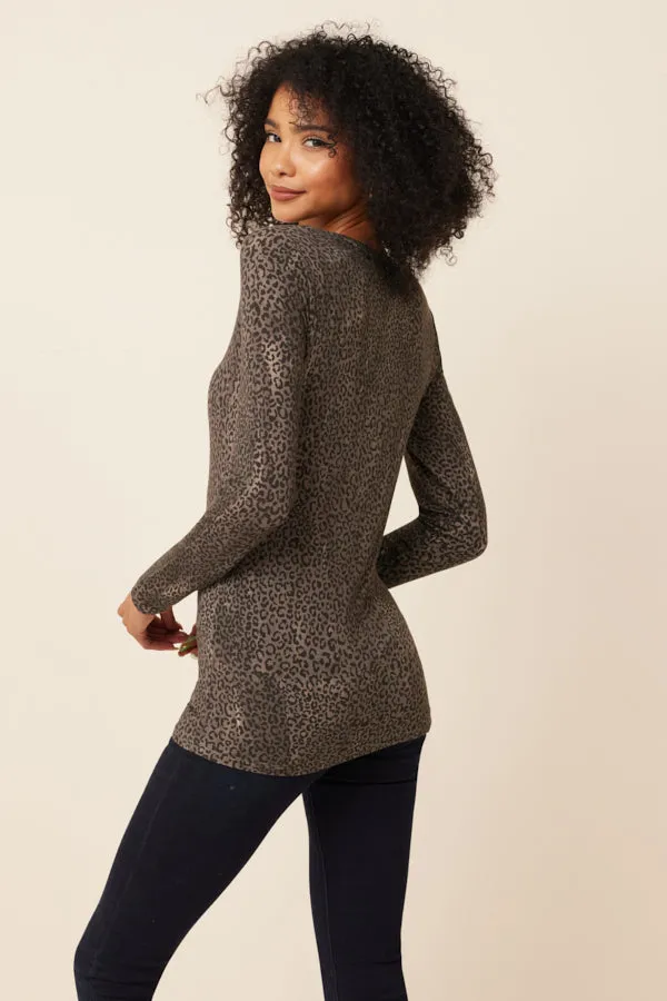 Lyocell Cashmere Stretch Cheetah Long Sleeve Crewneck in Kaki