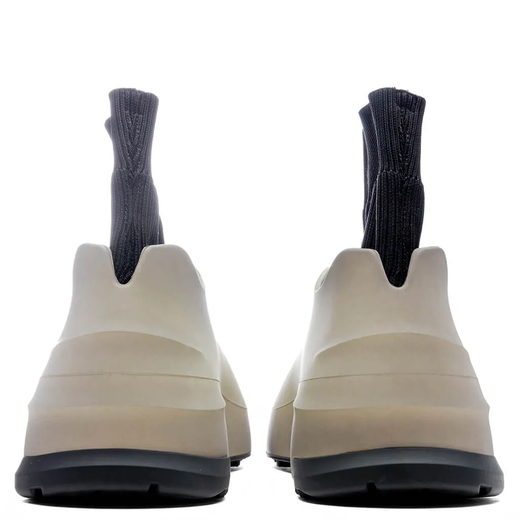 Monumental Mallow Hybrid - Cream/Black