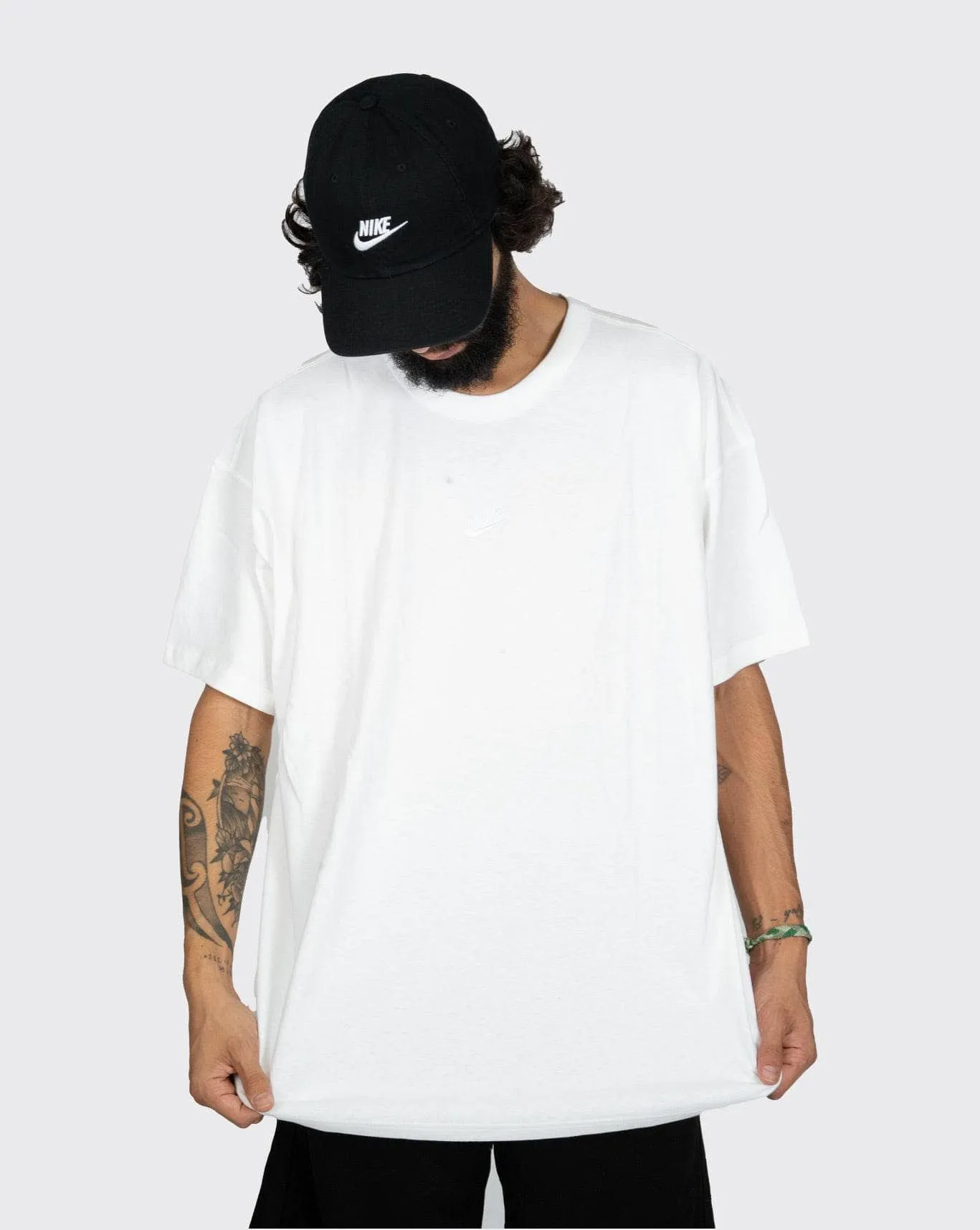 Nike Sportswear premium Essential Sust Tee DO7392-100