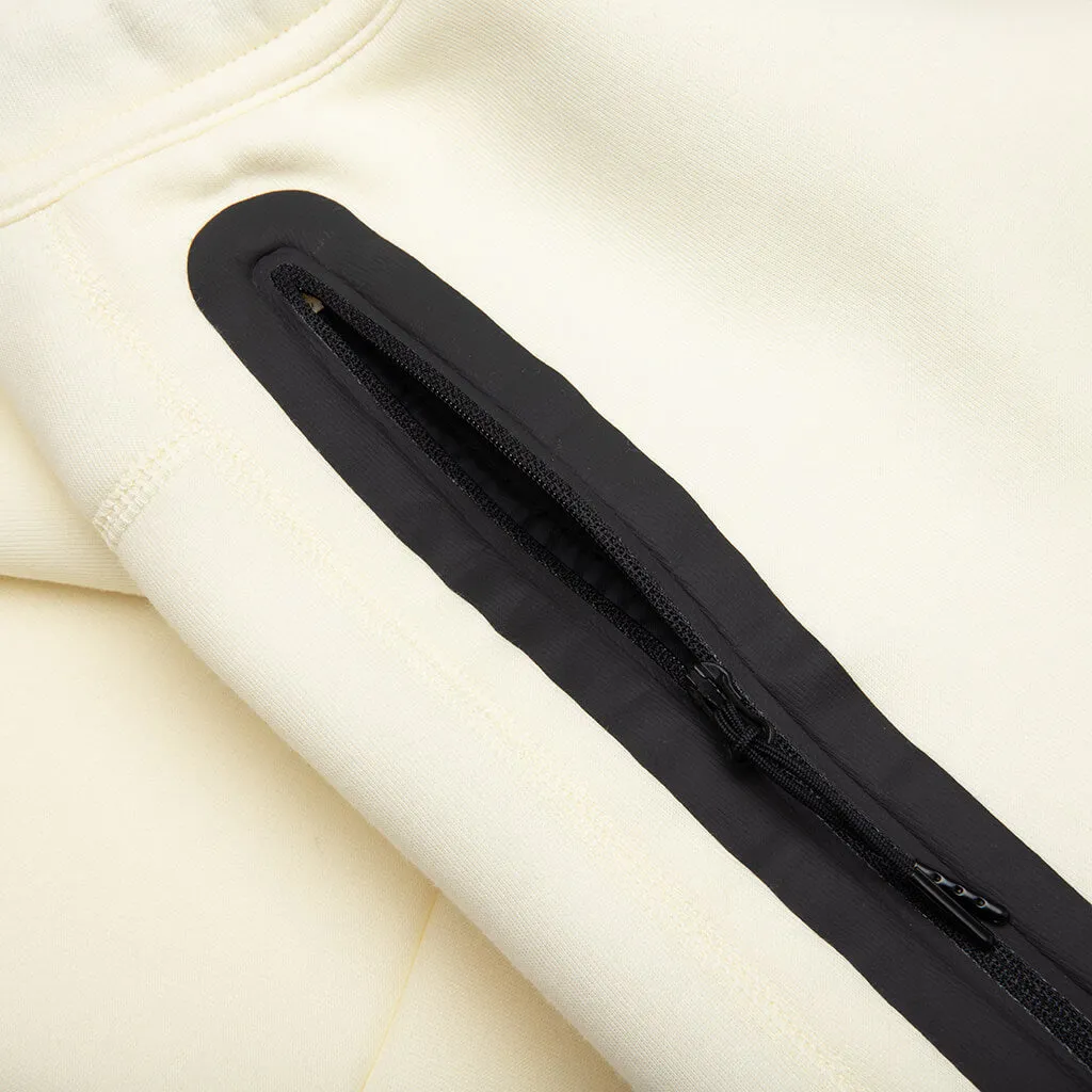 Sportswear Tech Fleece Slim Fit Joggers - Coconut Milk/Black